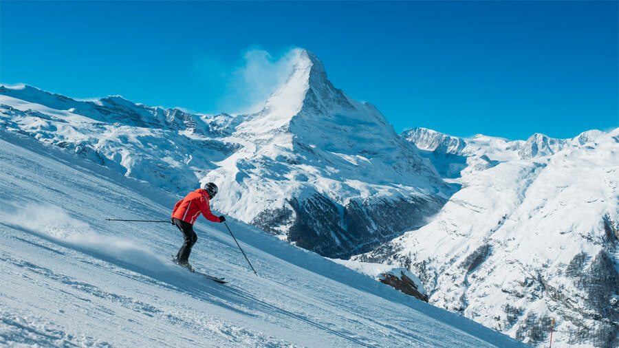 Skidresor till Schweiz innebär skidåkning i vacker natur.